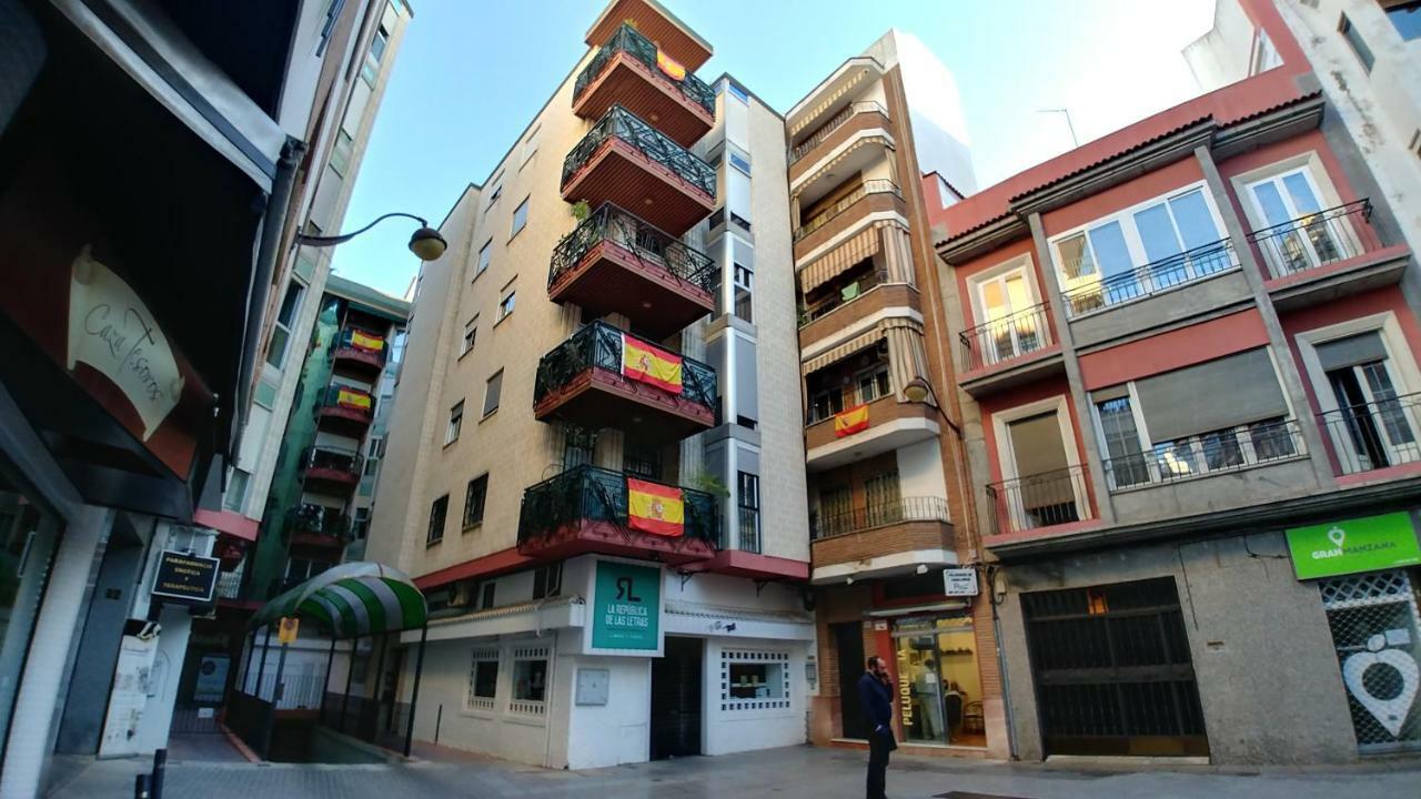 Alojamiento Plaza Chirinos Apartamento Córdova Exterior foto